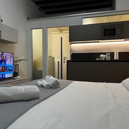 Regina Milano In Corso Lodi - Sky Tv, Wifi E Breakfast Box Apartment Екстериор снимка