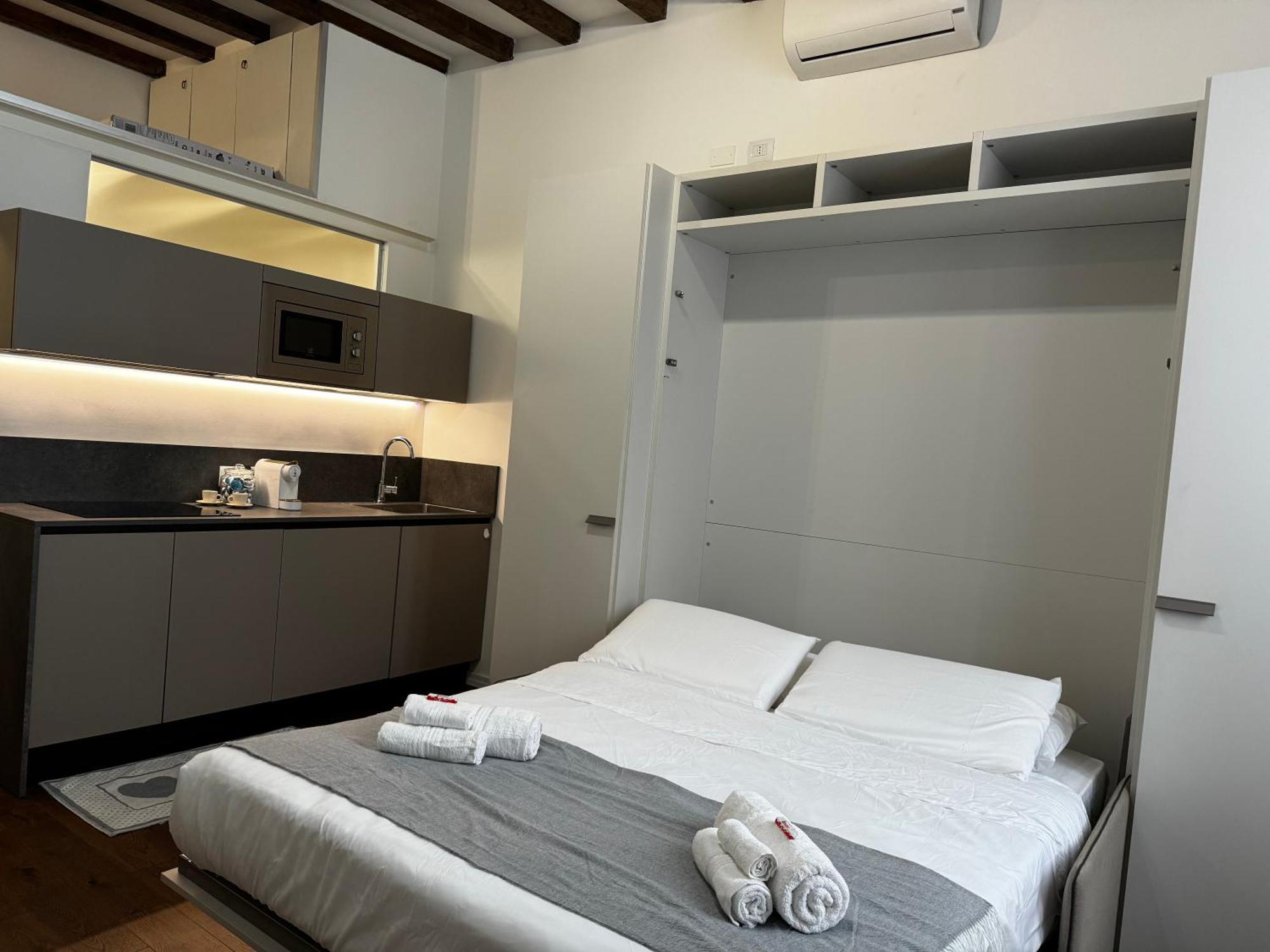 Regina Milano In Corso Lodi - Sky Tv, Wifi E Breakfast Box Apartment Екстериор снимка